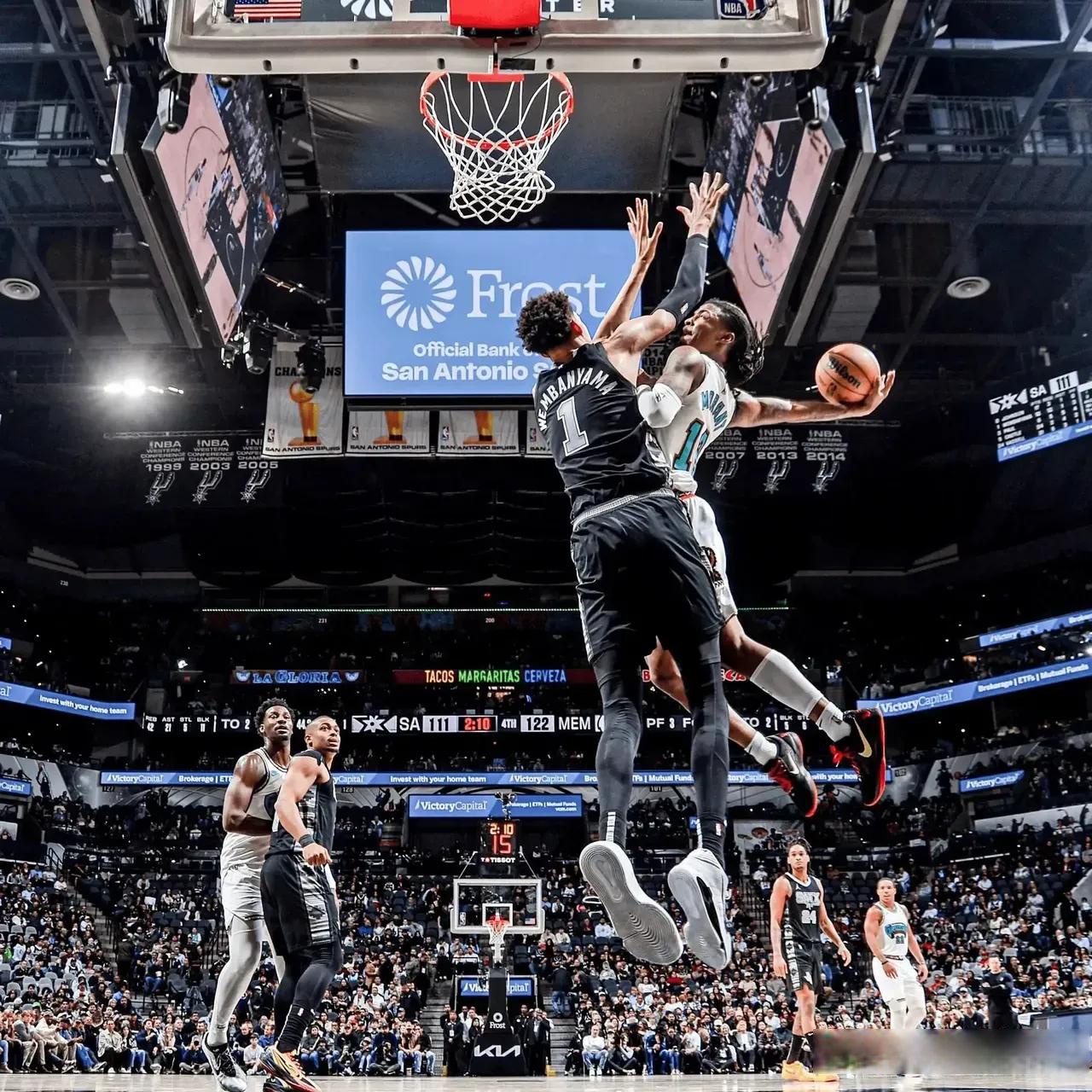 爱游戏入口-赛后突围战来临,底特律活塞围绕NBA常规赛复出首秀,悬念犹存,训练强度明显提升的简单介绍